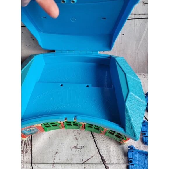 Thomas and friends Train Depot With 3 Blue Track Pieces - Picture 4 of 9